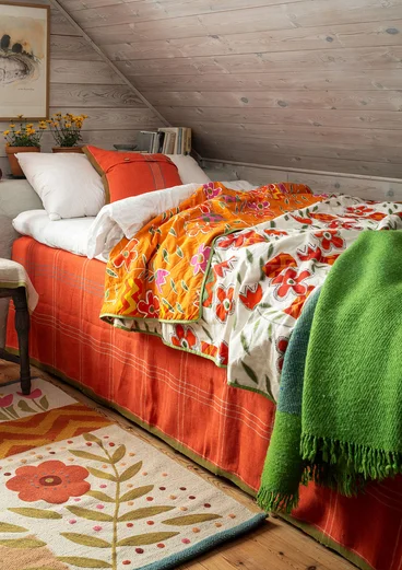 “Drömmar” organic cotton single bedspread - rowan