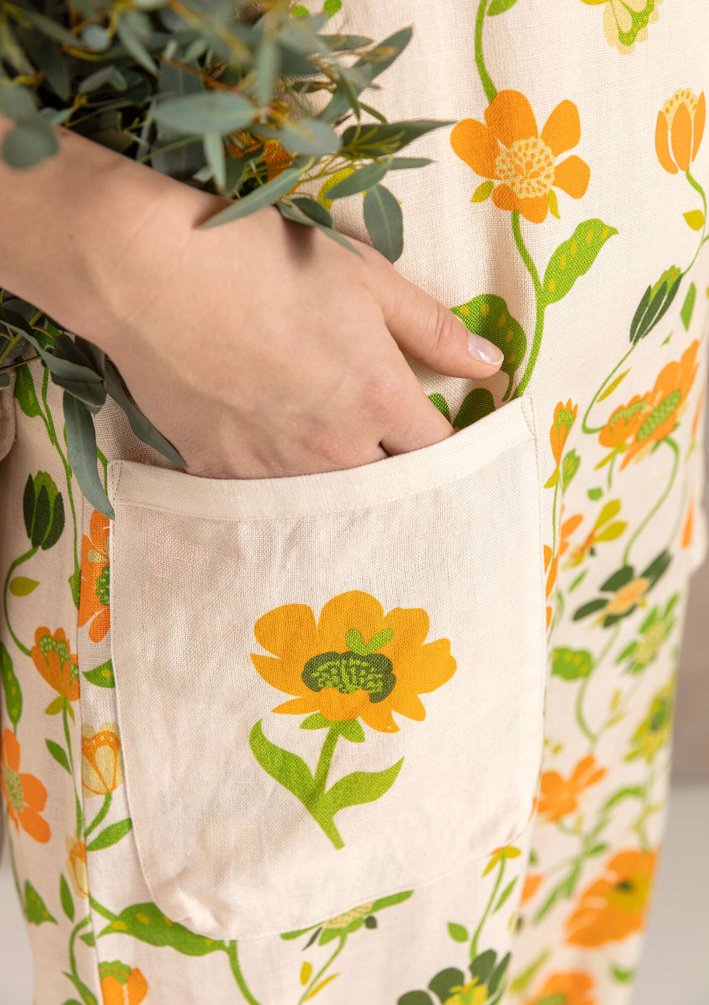“Gardener” overalls in organic cotton/linen light sand/patterned thumbnail