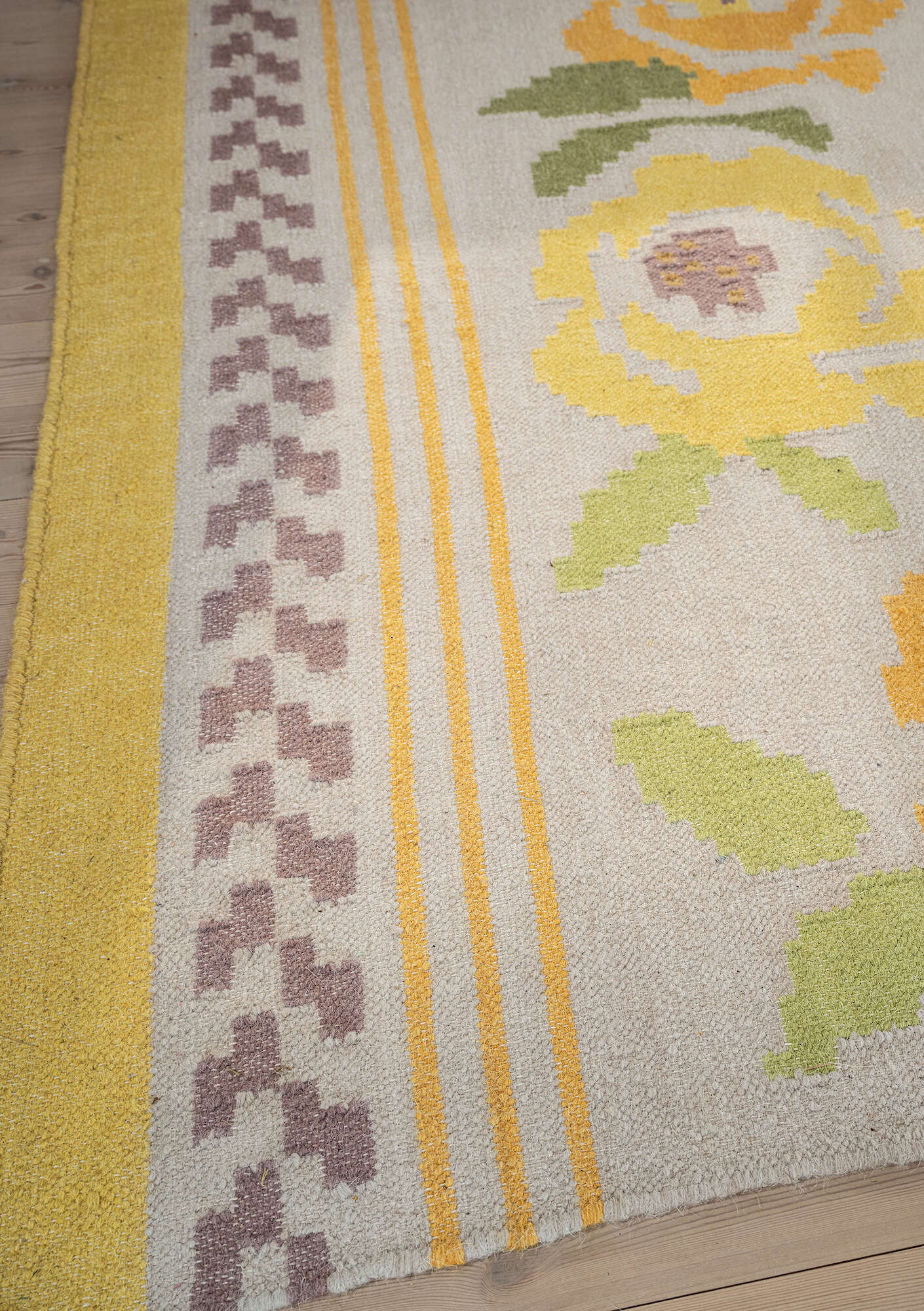 “Majalis” kilim rug in wool nature
