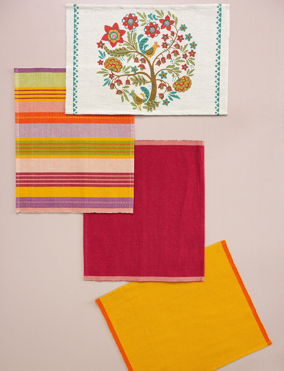 Striped, printed or plain placemats