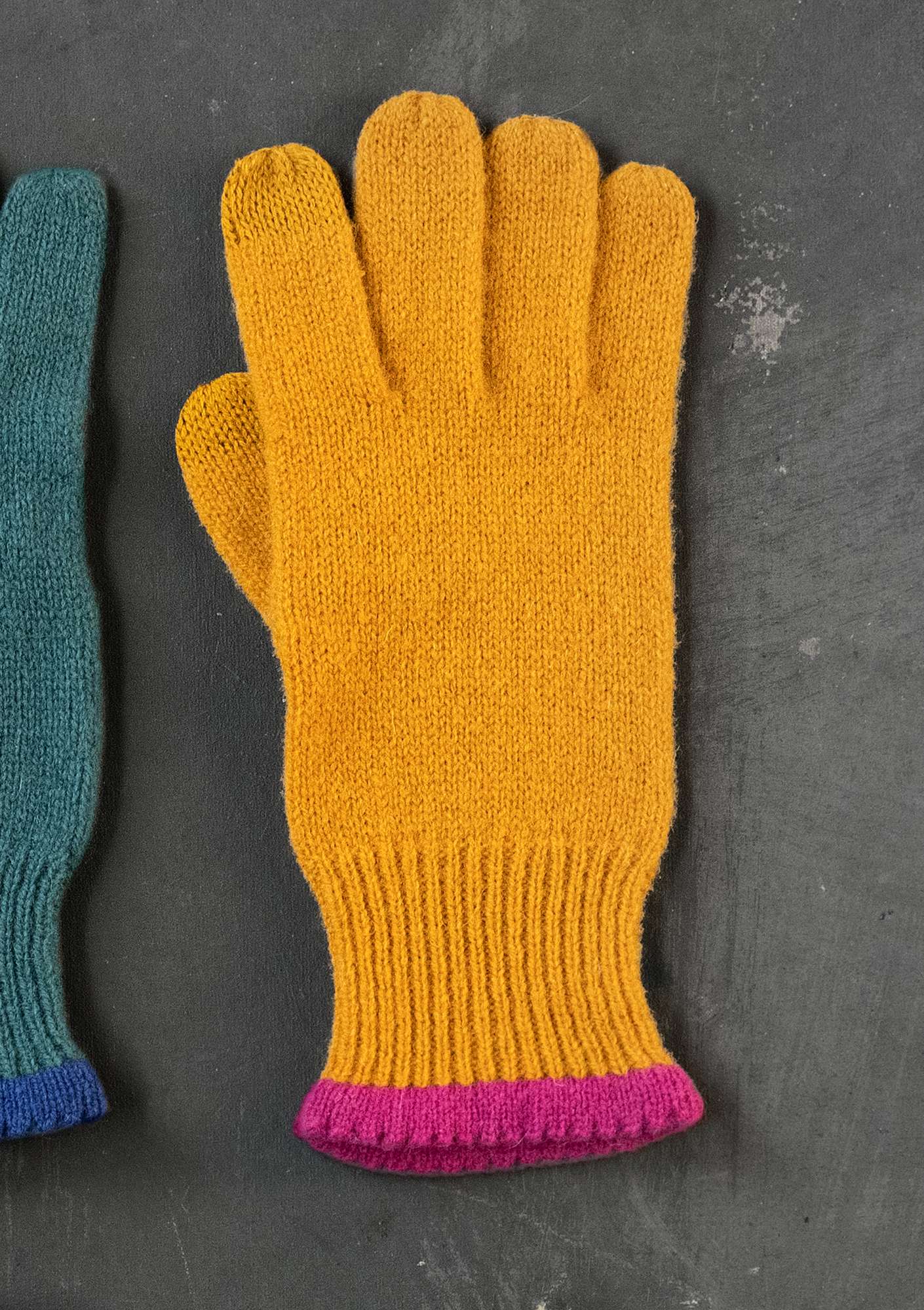 Fingerhandsker i uld med touch-funktion sennep