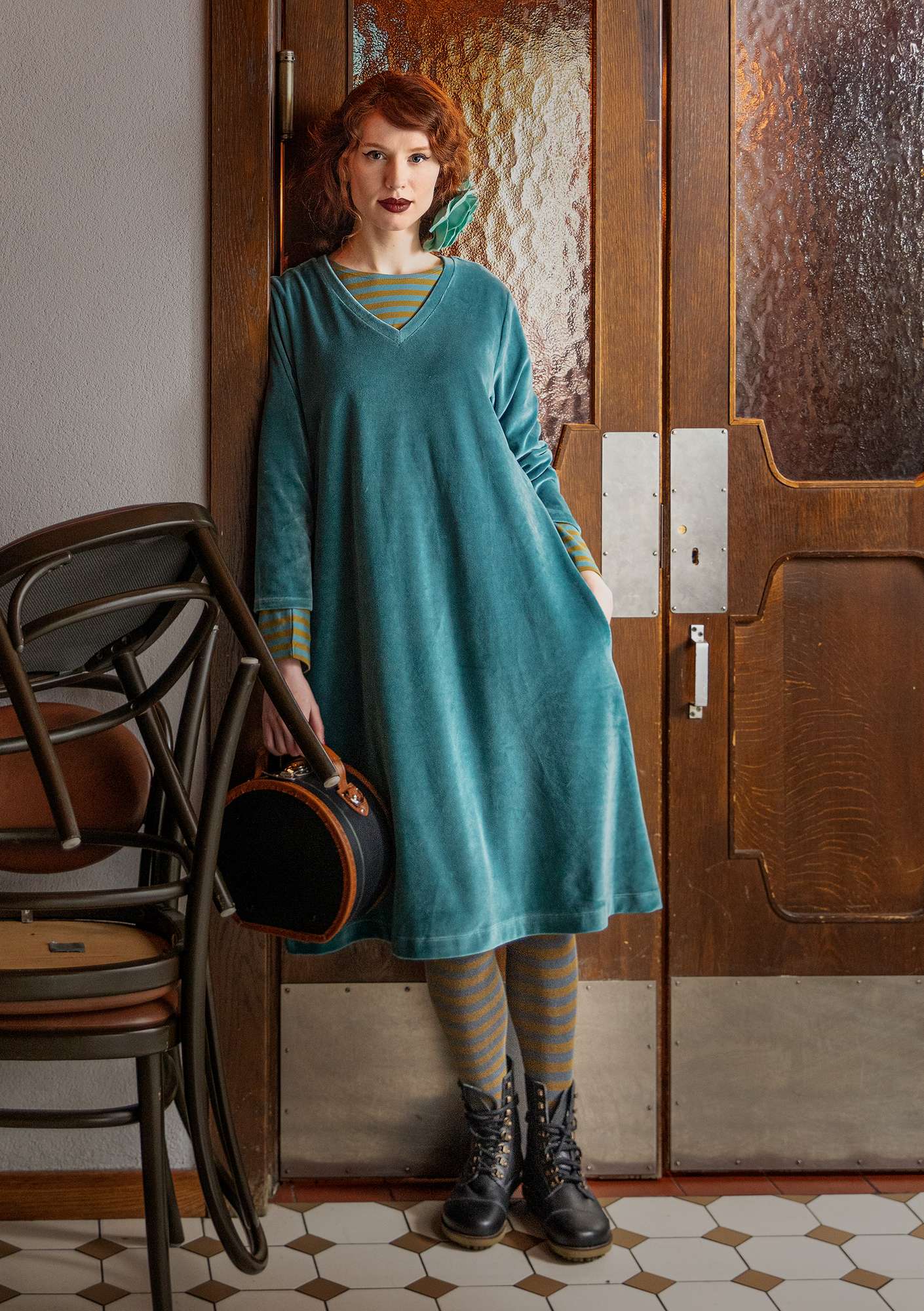 Velour dress in organic cotton/recycled polyester verona green thumbnail
