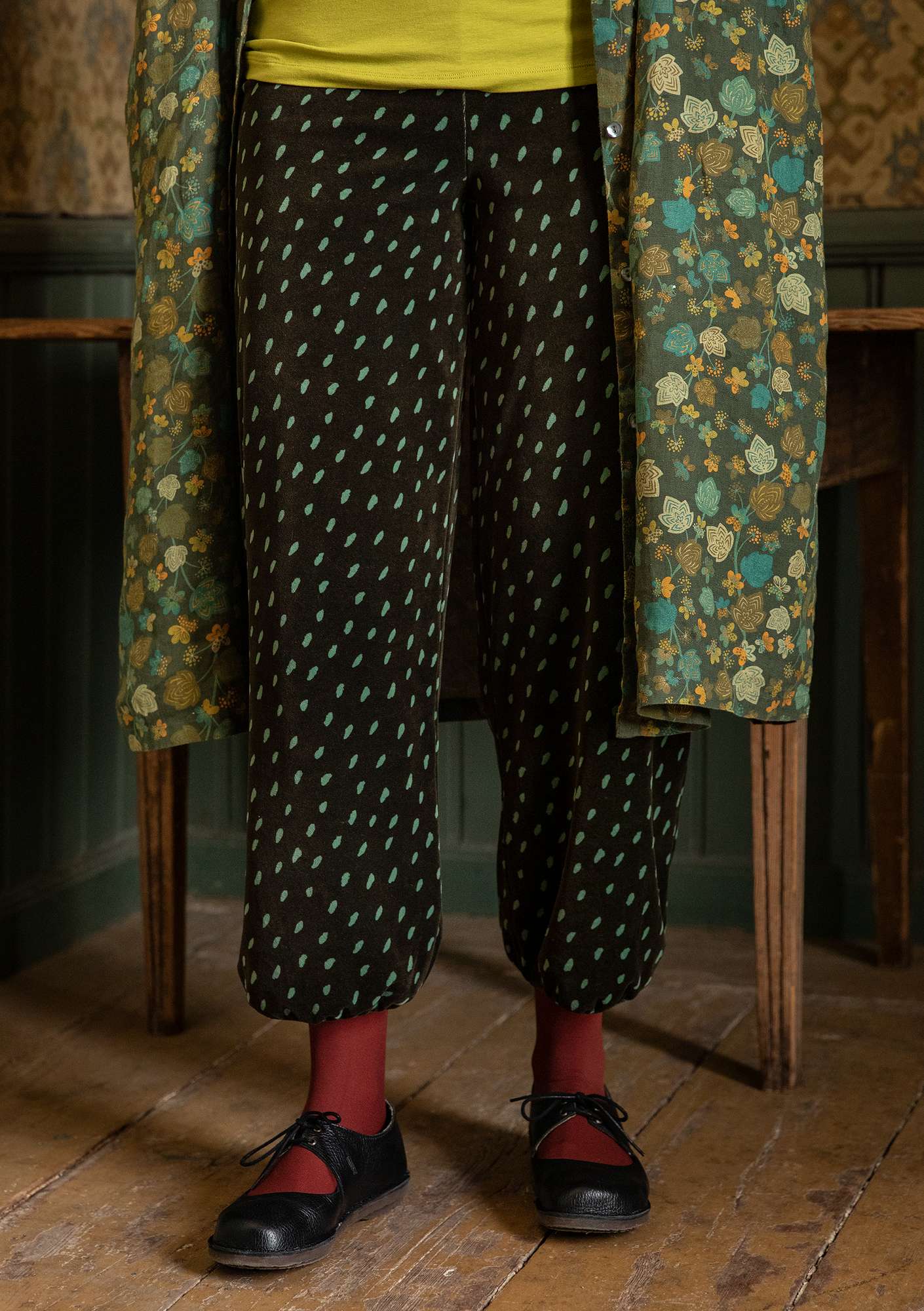 “Fauna” velour trousers in organic cotton/recycled polyester pine/patterned thumbnail