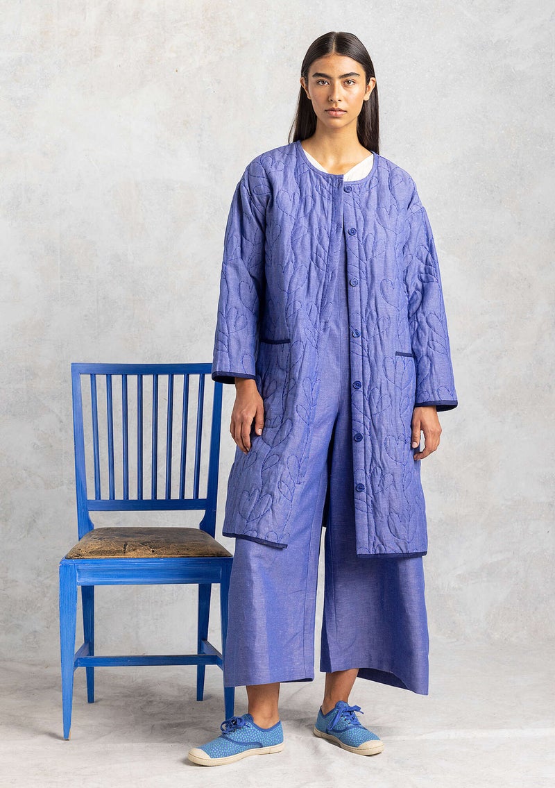 “Idun” quilted coat in organic cotton/linen blue lotus