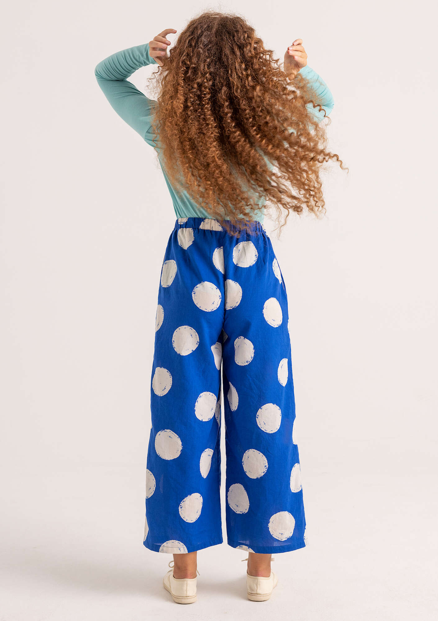  Woven “Palette” pants in organic cotton sapphire blue/patterned