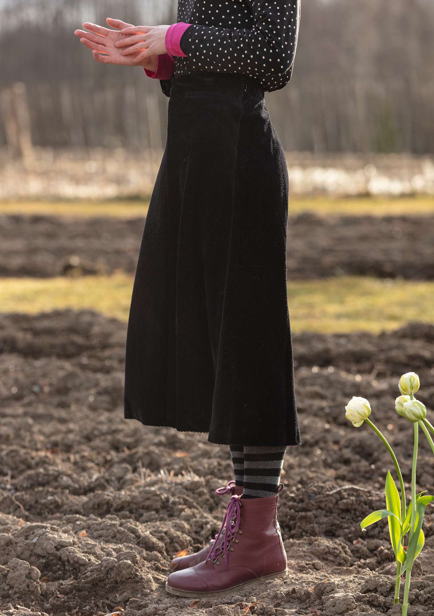 Organic cotton corduroy skirt black thumbnail
