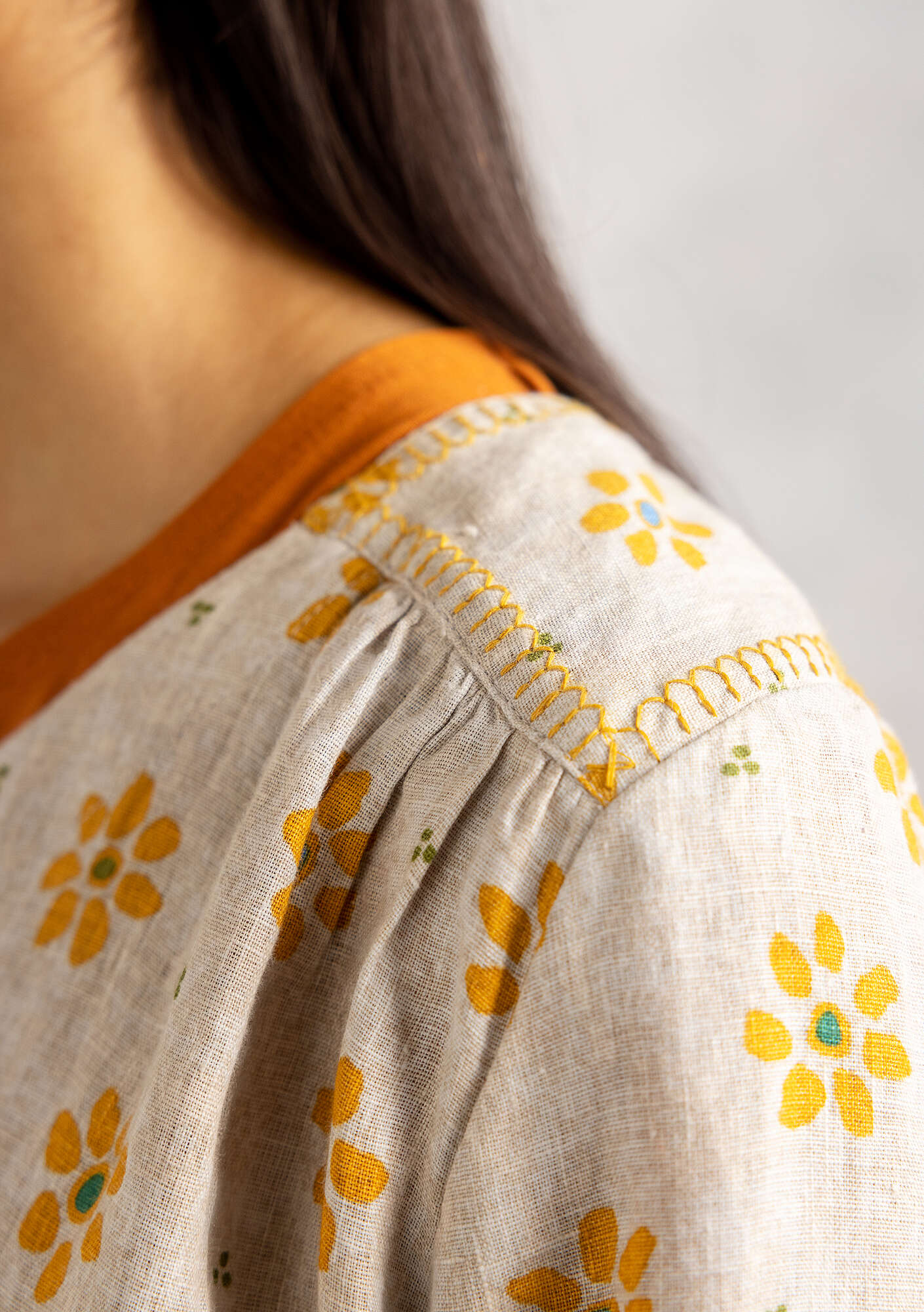 “Ester” woven blouse in linen natural/patterned thumbnail