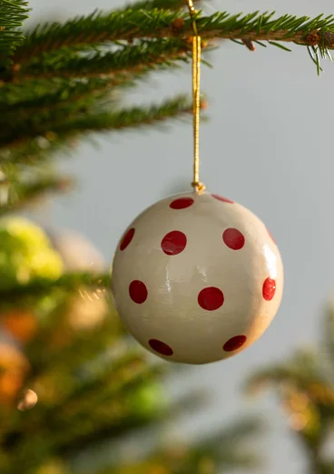 Boule de Noël "Alaska Forest" en papier mâché - coquillage
