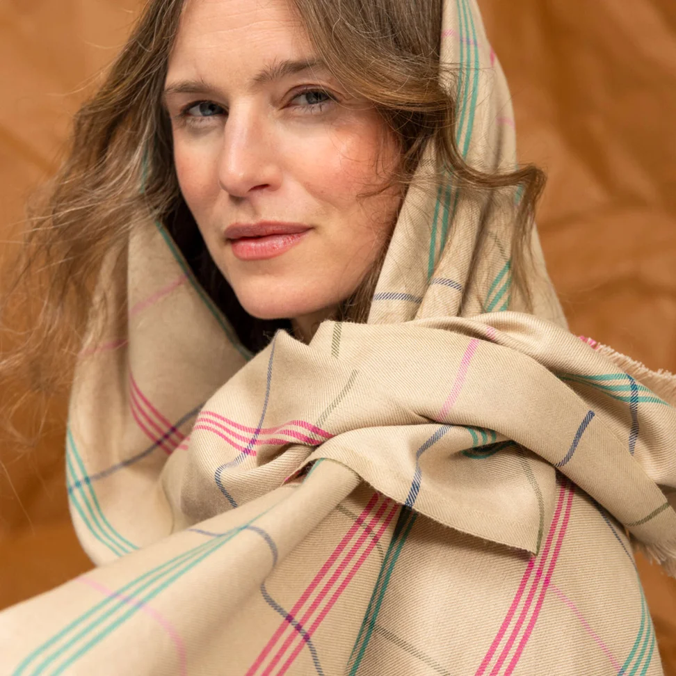 “Kari” woven cotton/wool scarf with a check pattern - dark natural