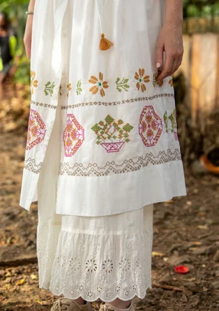 Ärmelloses Kleid „Cross“ aus Bio-Baumwolle - halbgebleicht