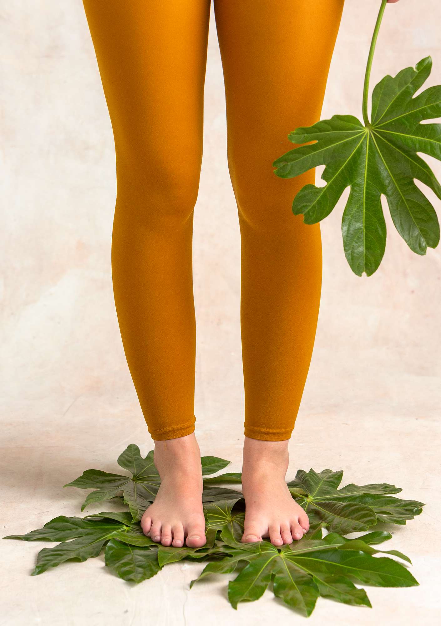 Yksiväriset leggingsit kierrätettyä polyamidia curry thumbnail