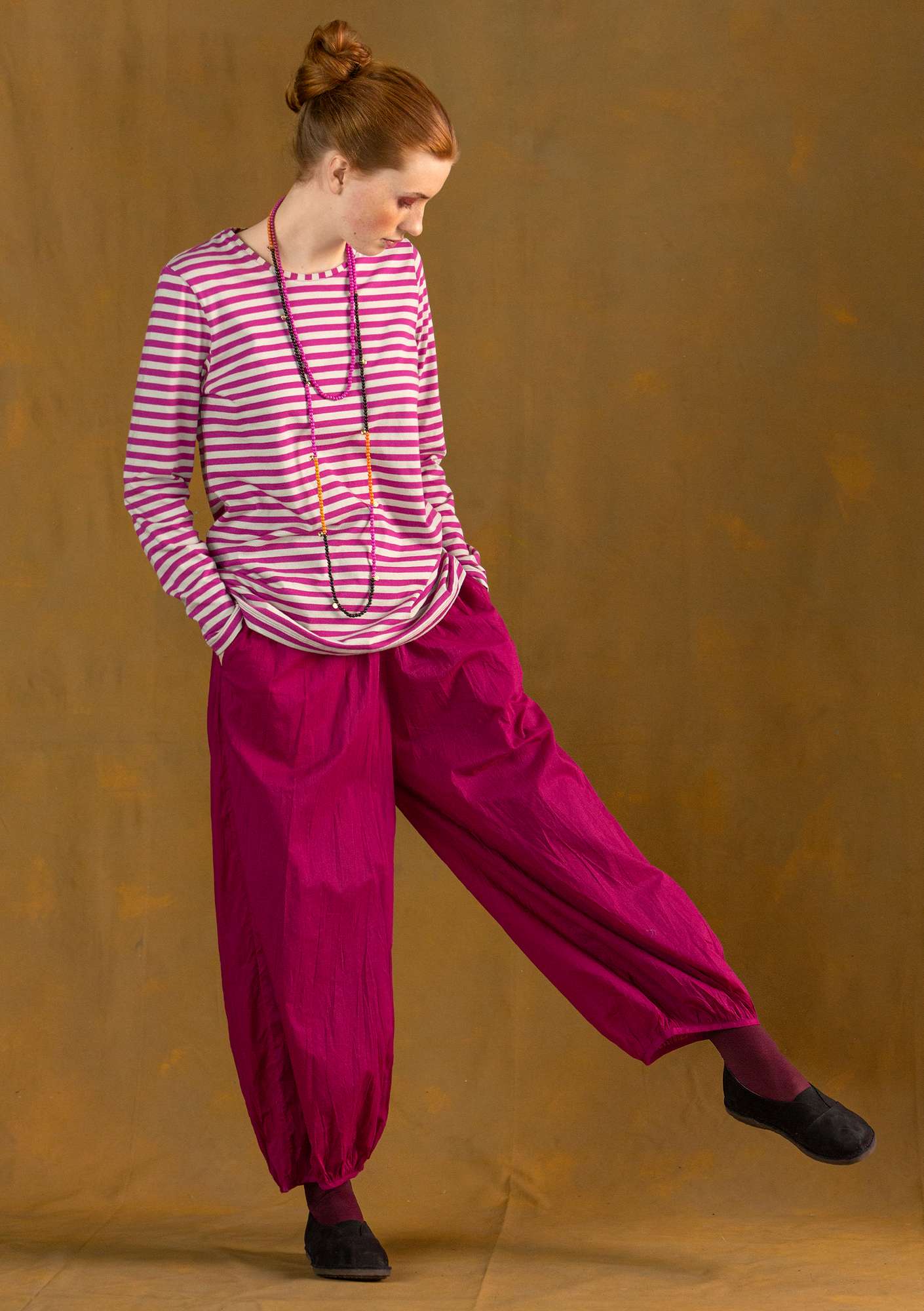Essential striped sweater in organic cotton cochineal/nature thumbnail