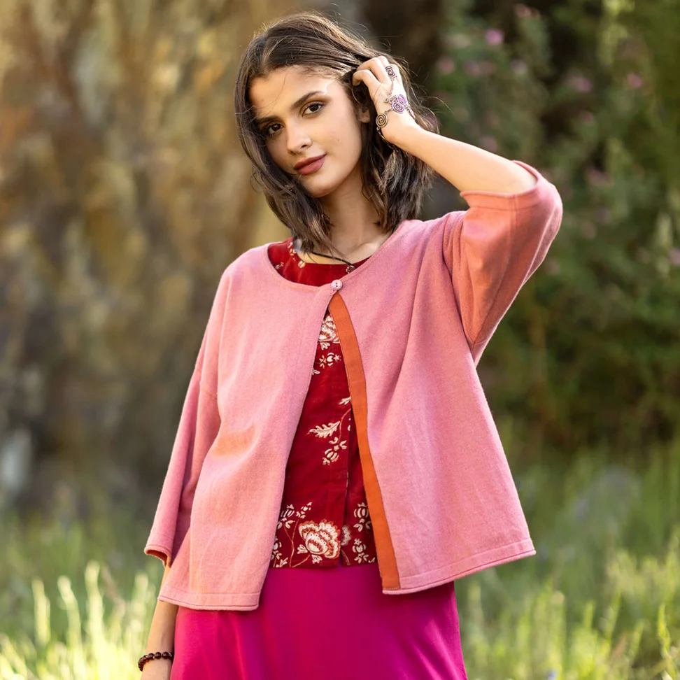 Cardigan in natural dyed organic cotton/wool - cherry blossom