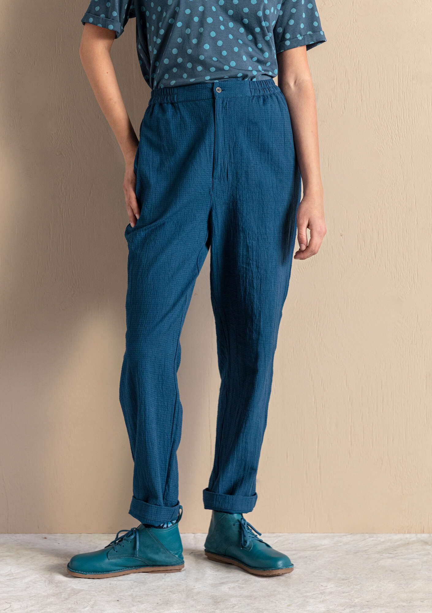 Pantalon en coton biologique tissé bleu indigo thumbnail