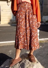 Webhose „Flora Flow“ aus Viskose - malve-gemustert