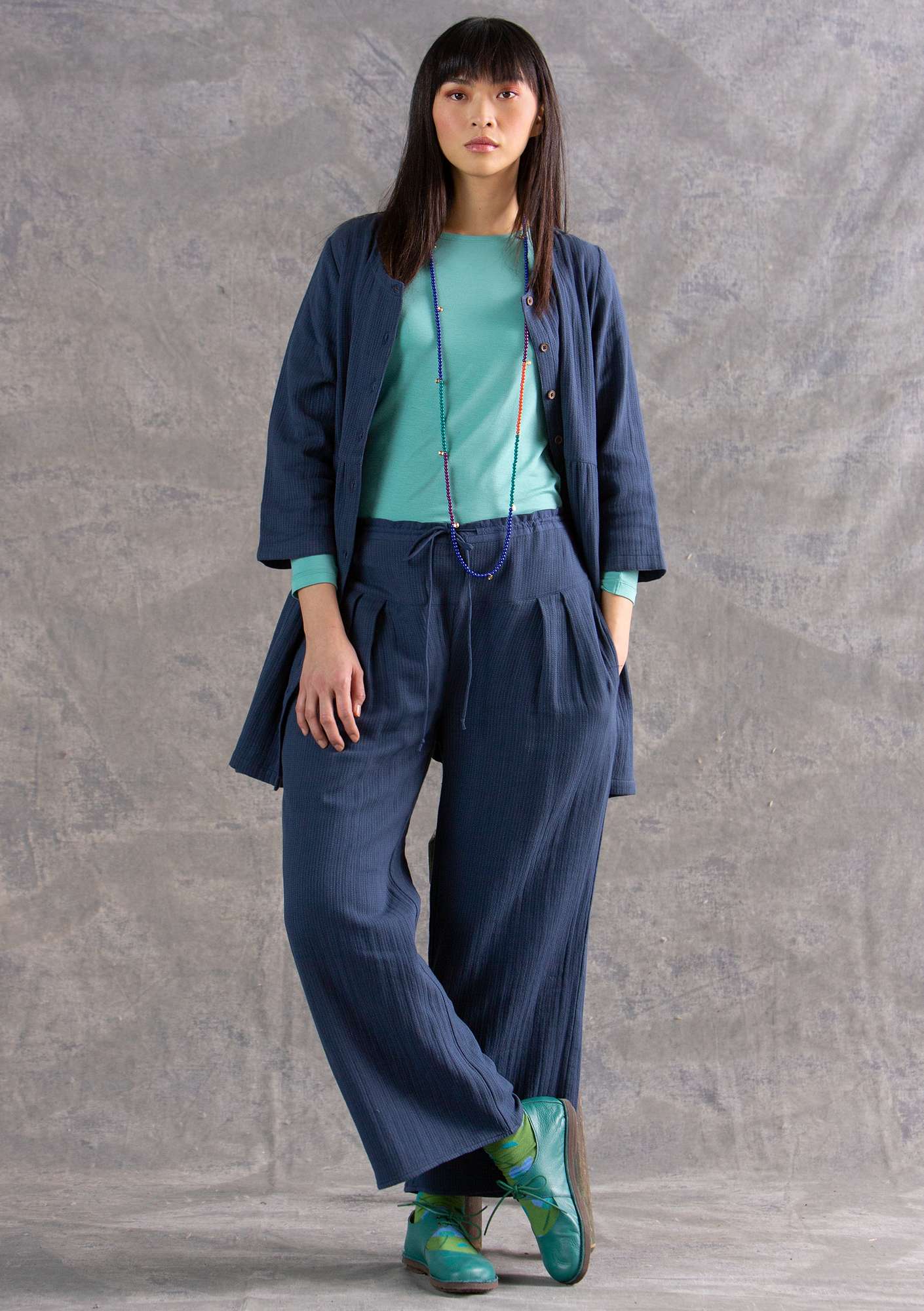“Galia” woven organic cotton trousers dark flax blue thumbnail