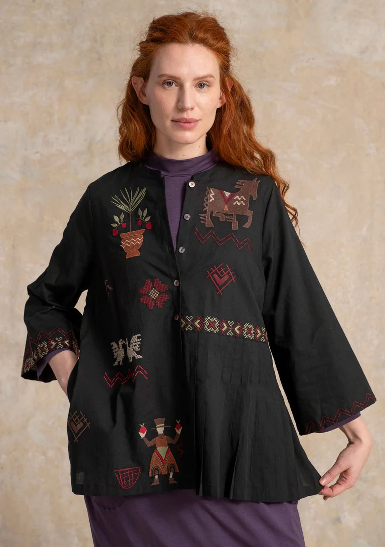 Blouse brodée "Skåne" en coton biologique - noir