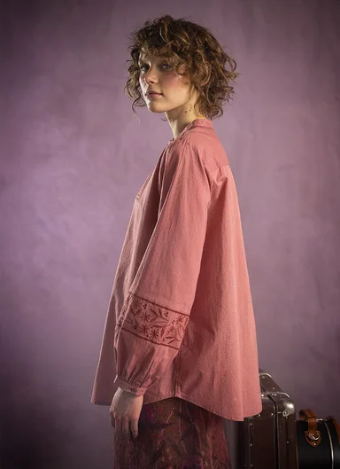 “Love” blouse in organic cotton