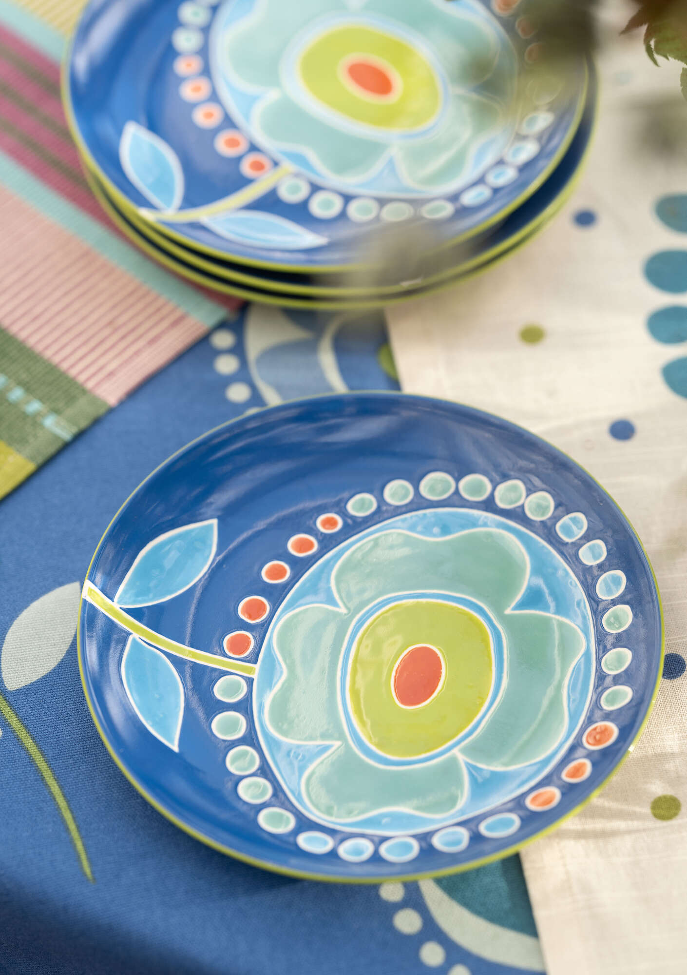 “Tulipanaros” ceramic plate flax blue