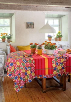 “Sol” patterned organic cotton tablecloth - amaryllis