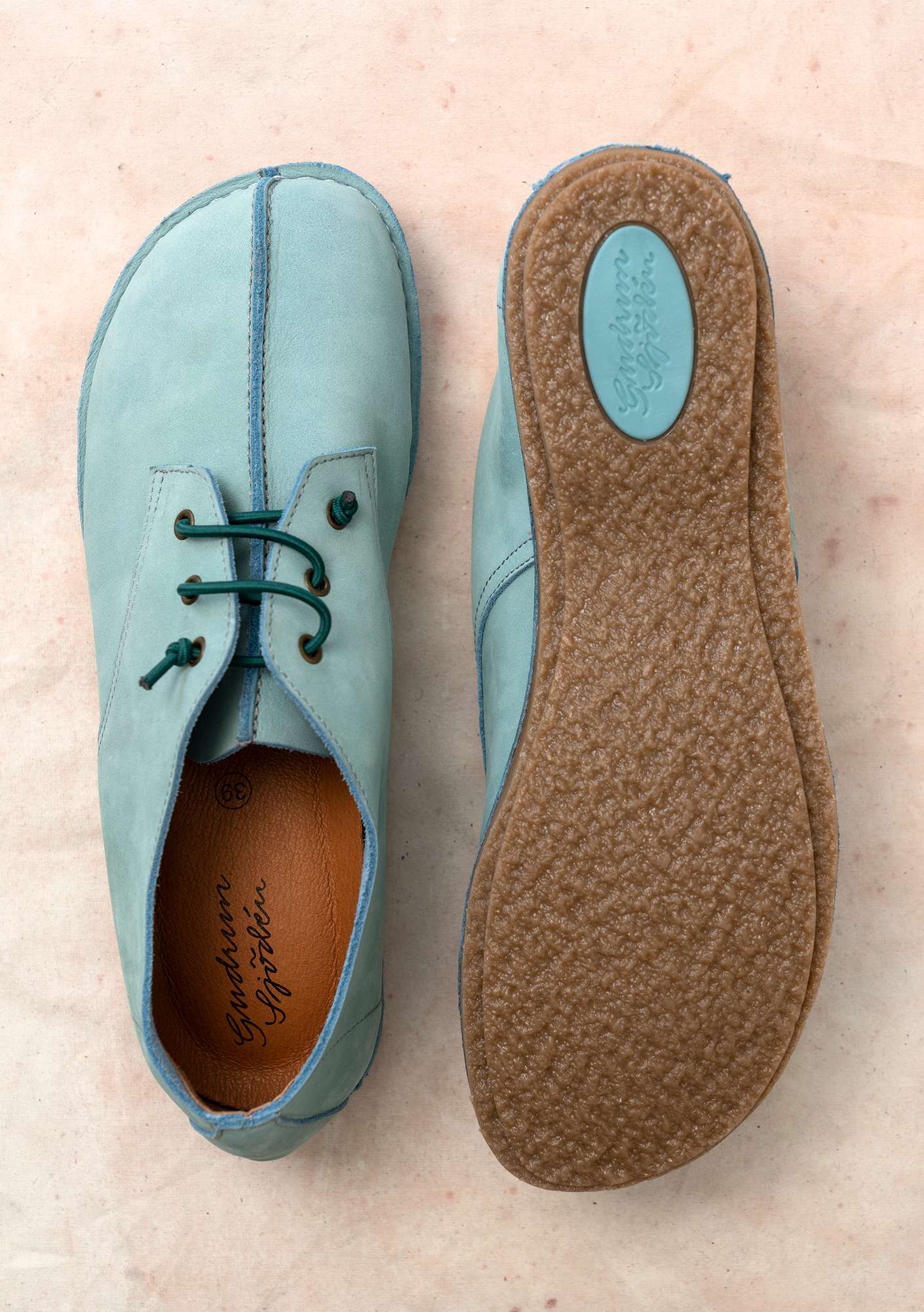 Chaussures de promenade en nubuck jade thumbnail