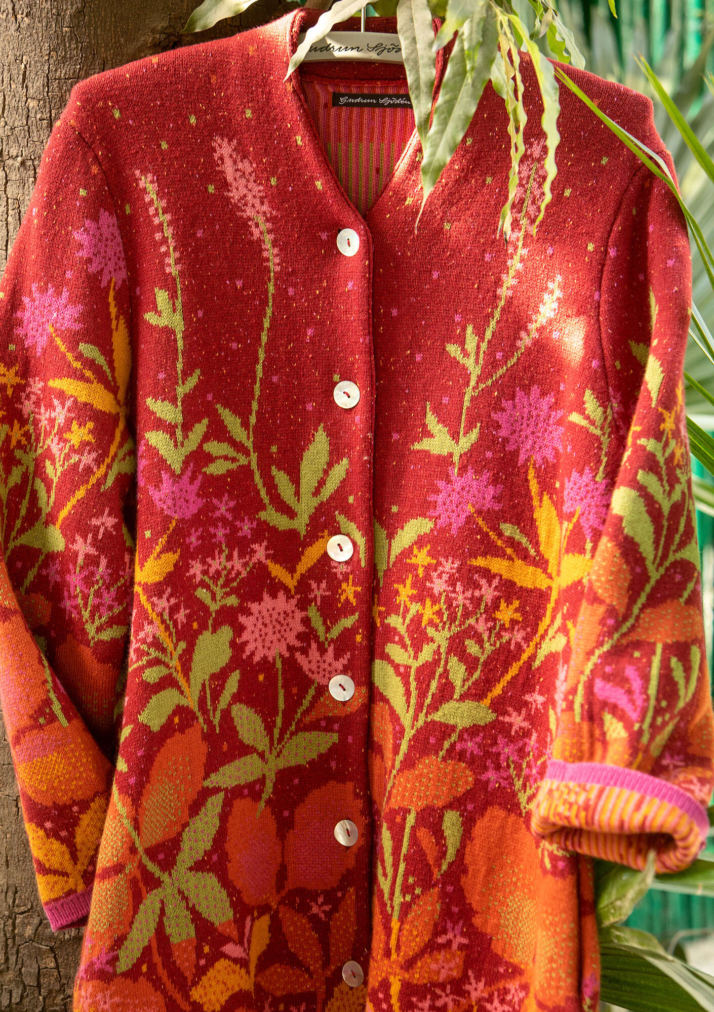 “Autumn” long cardigan in wool/organic cotton agate red thumbnail
