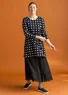 “Tyra” jersey top in organic cotton/modal (black/patterned M)