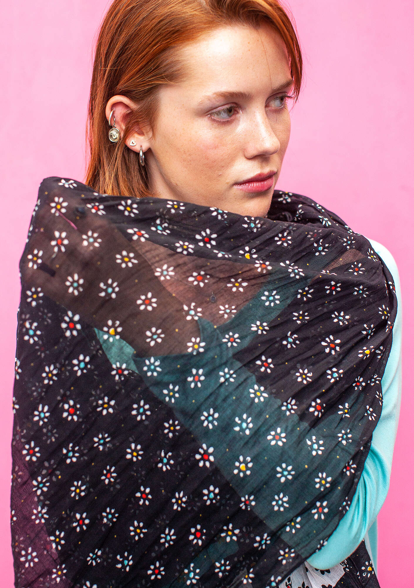 “Hilda” shawl in organic cotton multi-color
