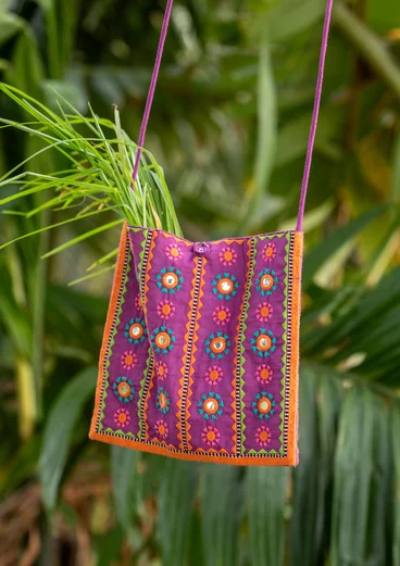 Geborduurde tas "Sunita" van biologisch katoen - midzomerbloem