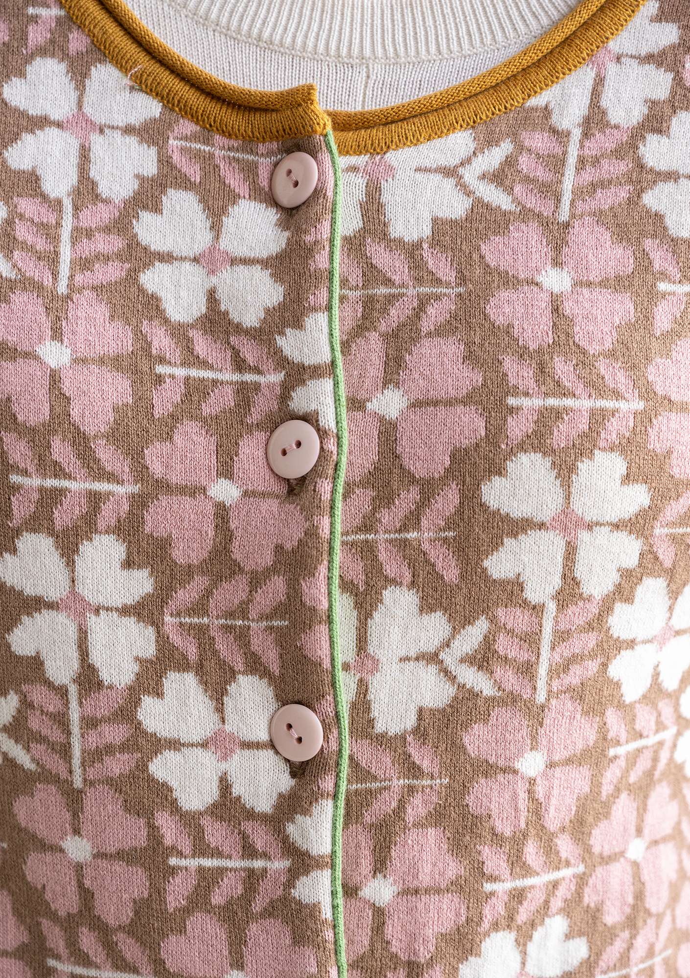Strikkejakke «Maja» i økologisk bomull dus rosa thumbnail