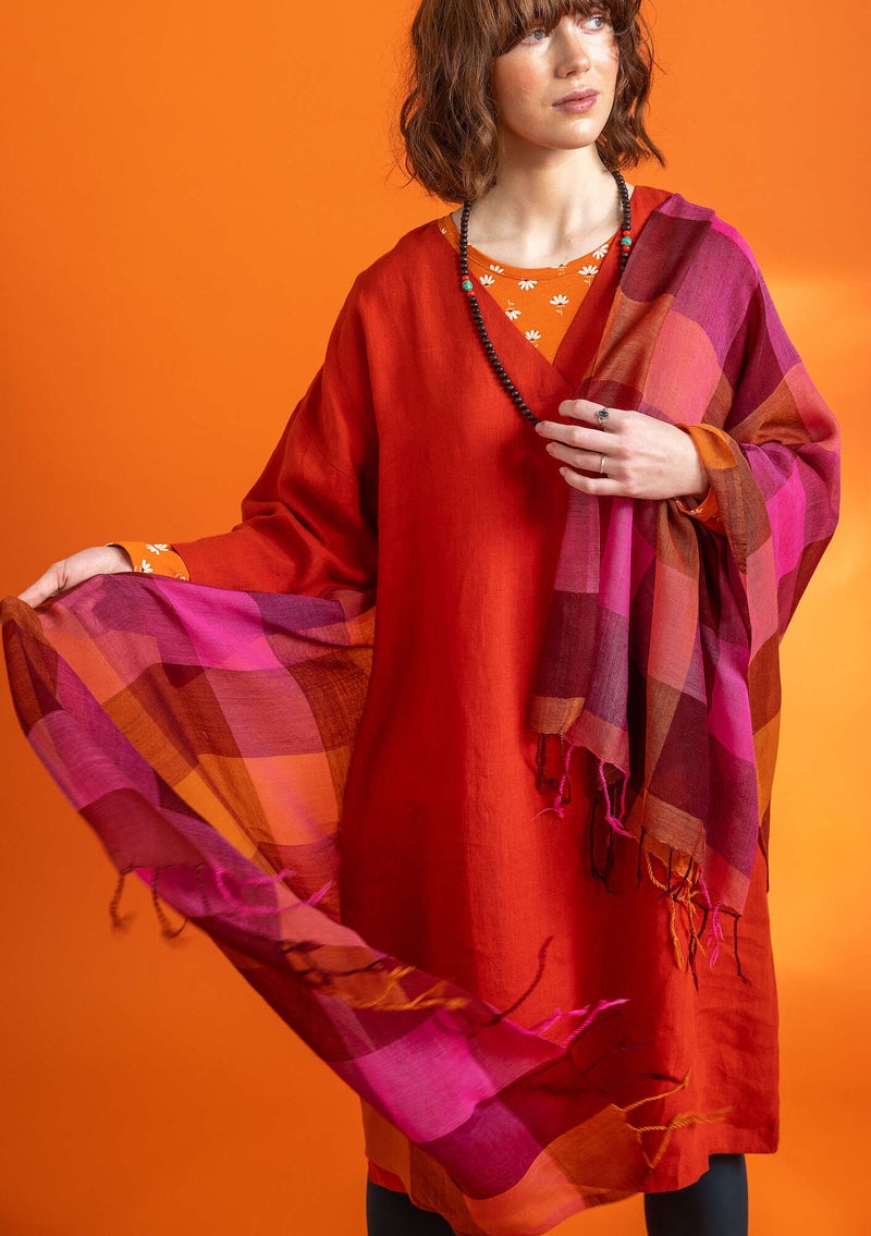 “Cleo” yarn-dyed wool shawl agate red