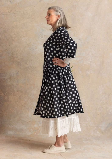 Robe tissée ”Tindra” en coton biologique - noir/motif