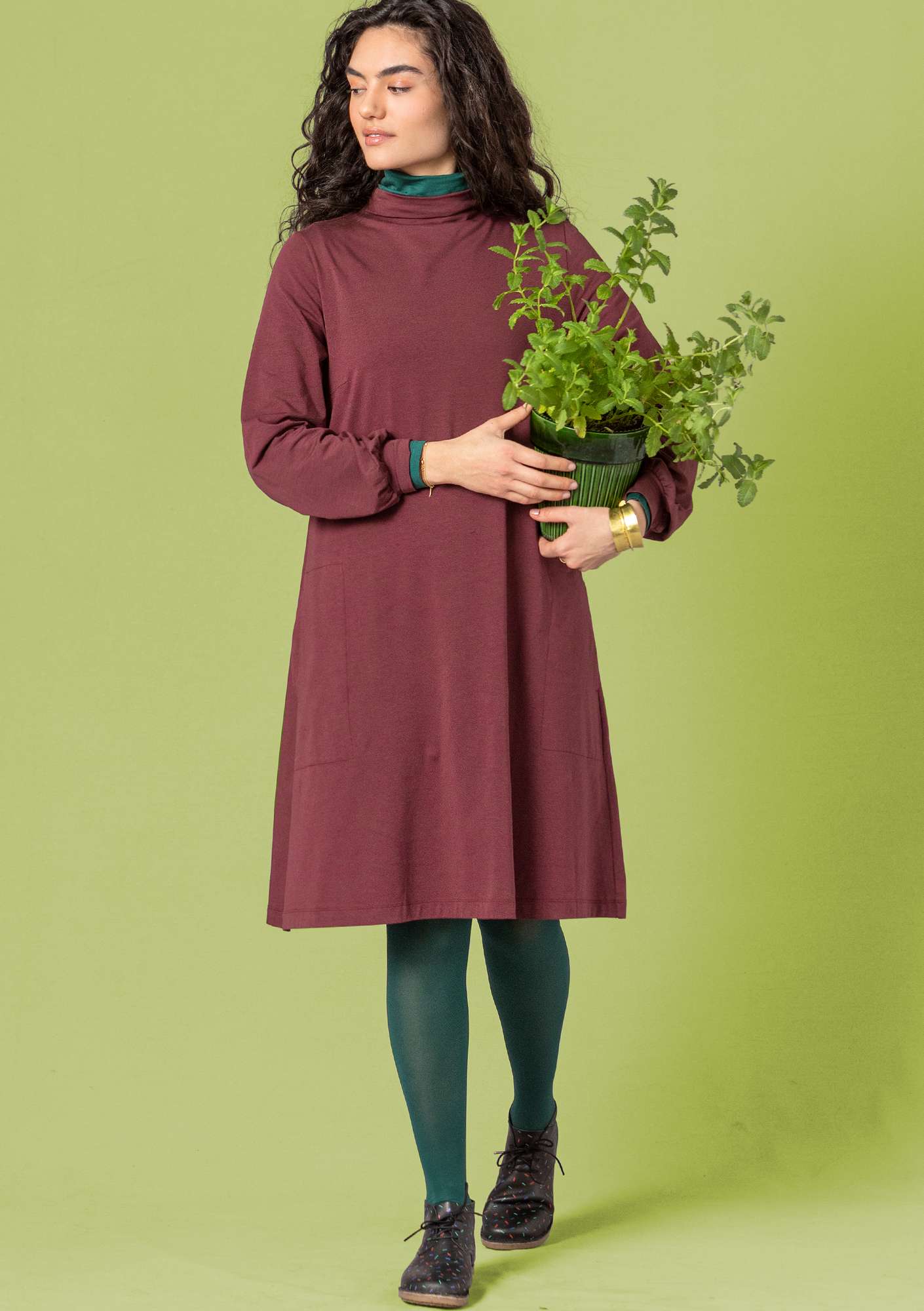Robe en jersey « Bladmynta » en coton biologique/modal/élasthanne aubergine
