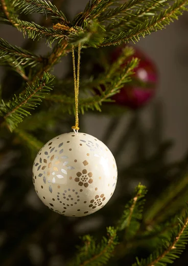 Kerstbal van papier-maché - amandelmelk