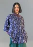 Geblümte oder einfarbige Bluse „Leah“ aus Bio-Baumwolle (dunkellavendel-gemustert XL)
