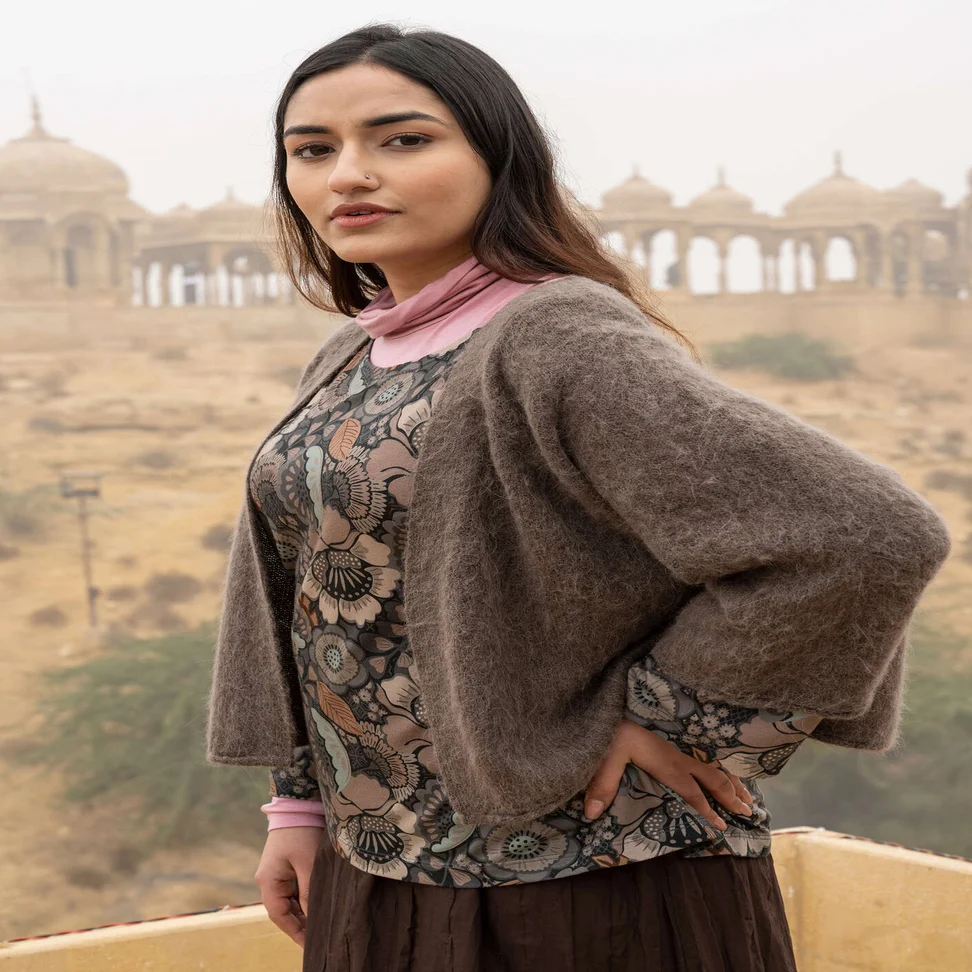 Strickjacke „Sora“ aus Alpakawollgemisch - hellkartoffel-melange