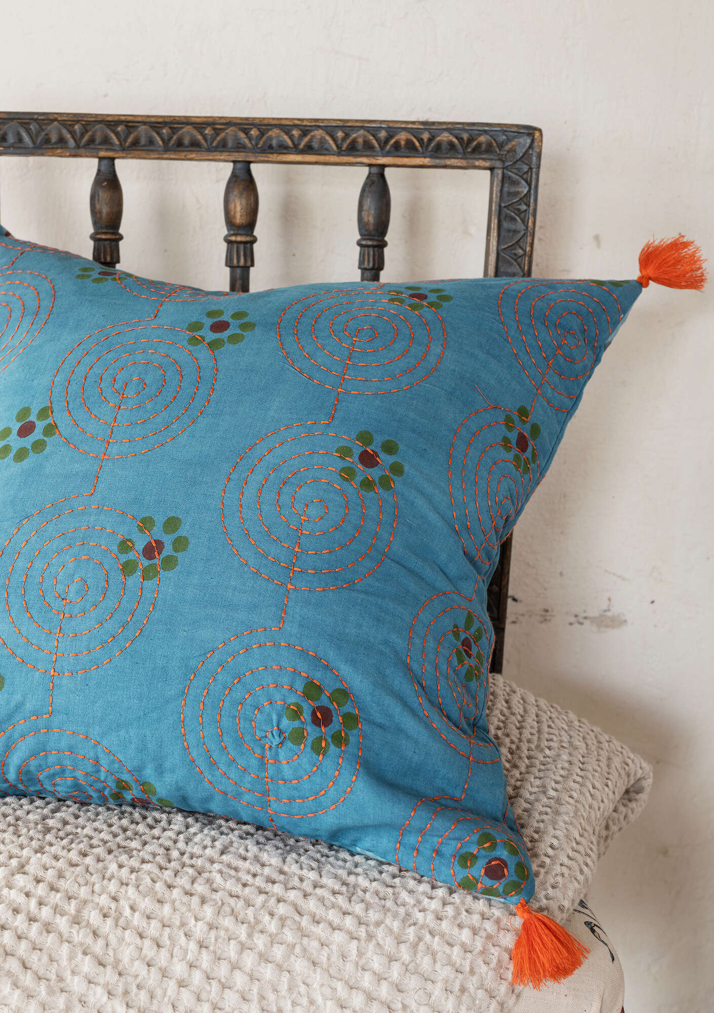 “Indra” cushion cover in organic cotton indigofera thumbnail