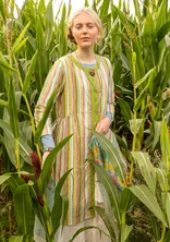 Vevd kjole «Furilden» i økologisk bomull - sparris