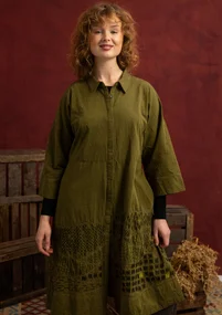Besticktes Webkleid „Fields“ aus Bio-Baumwolle - dunkelolive