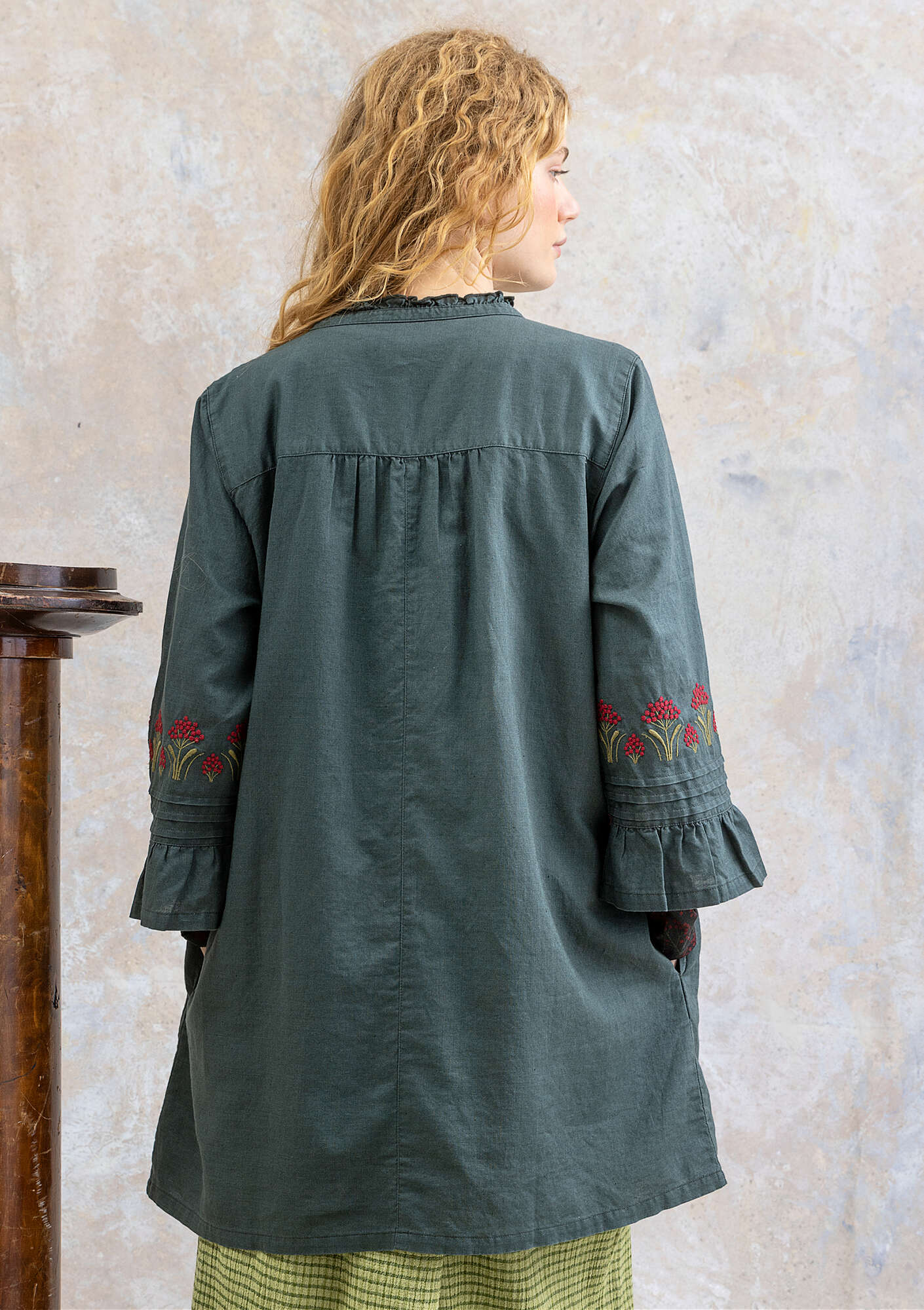 Kiruna” woven tunic in organic cotton/linen gudrunsjoden.com