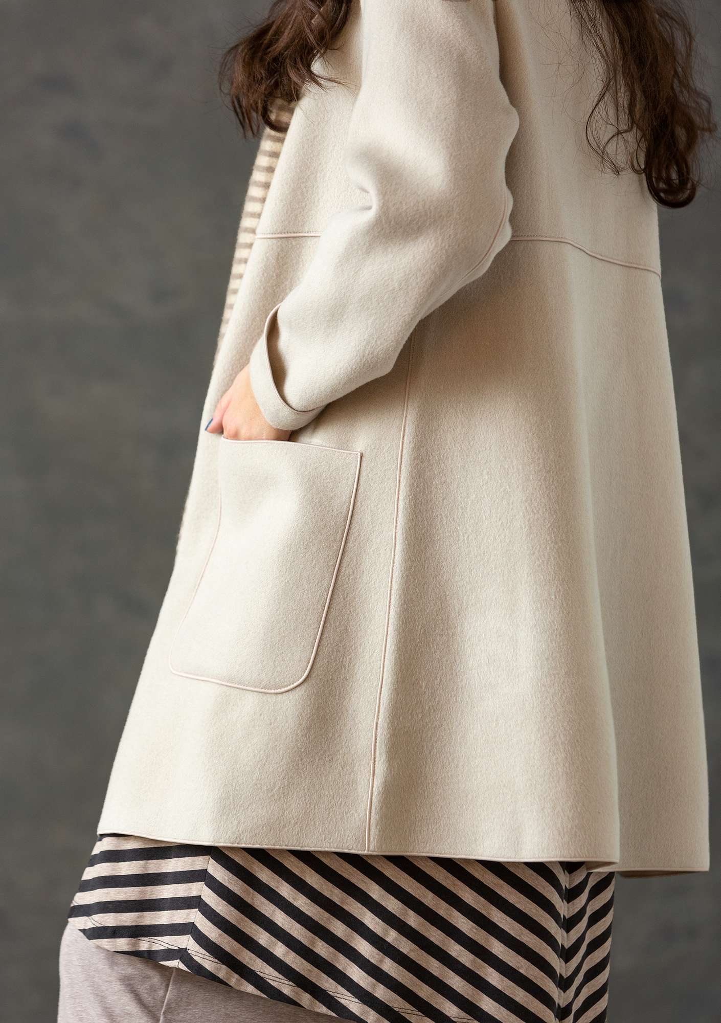 Manteau en laine naturel thumbnail