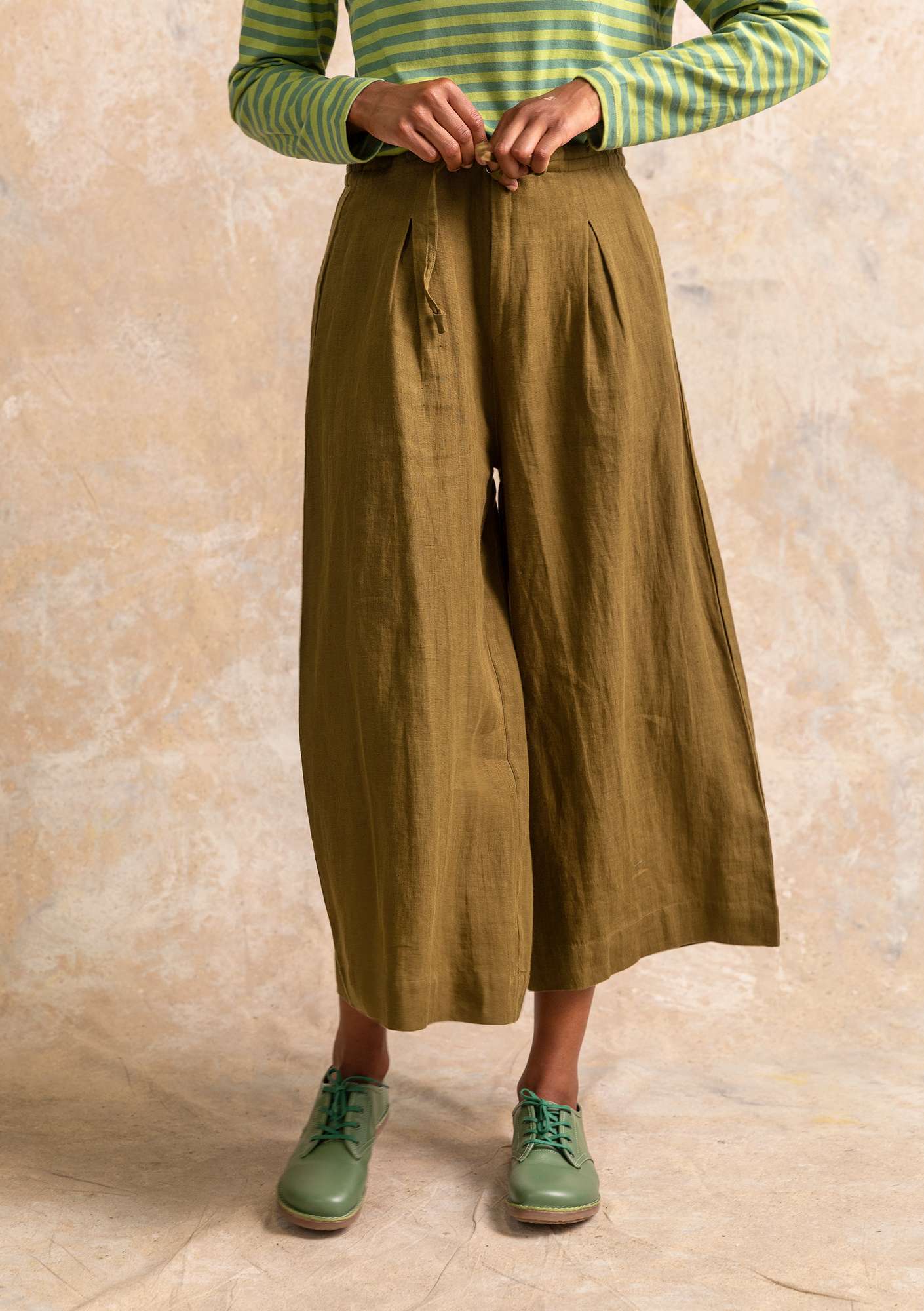 Woven linen pants dark olive thumbnail