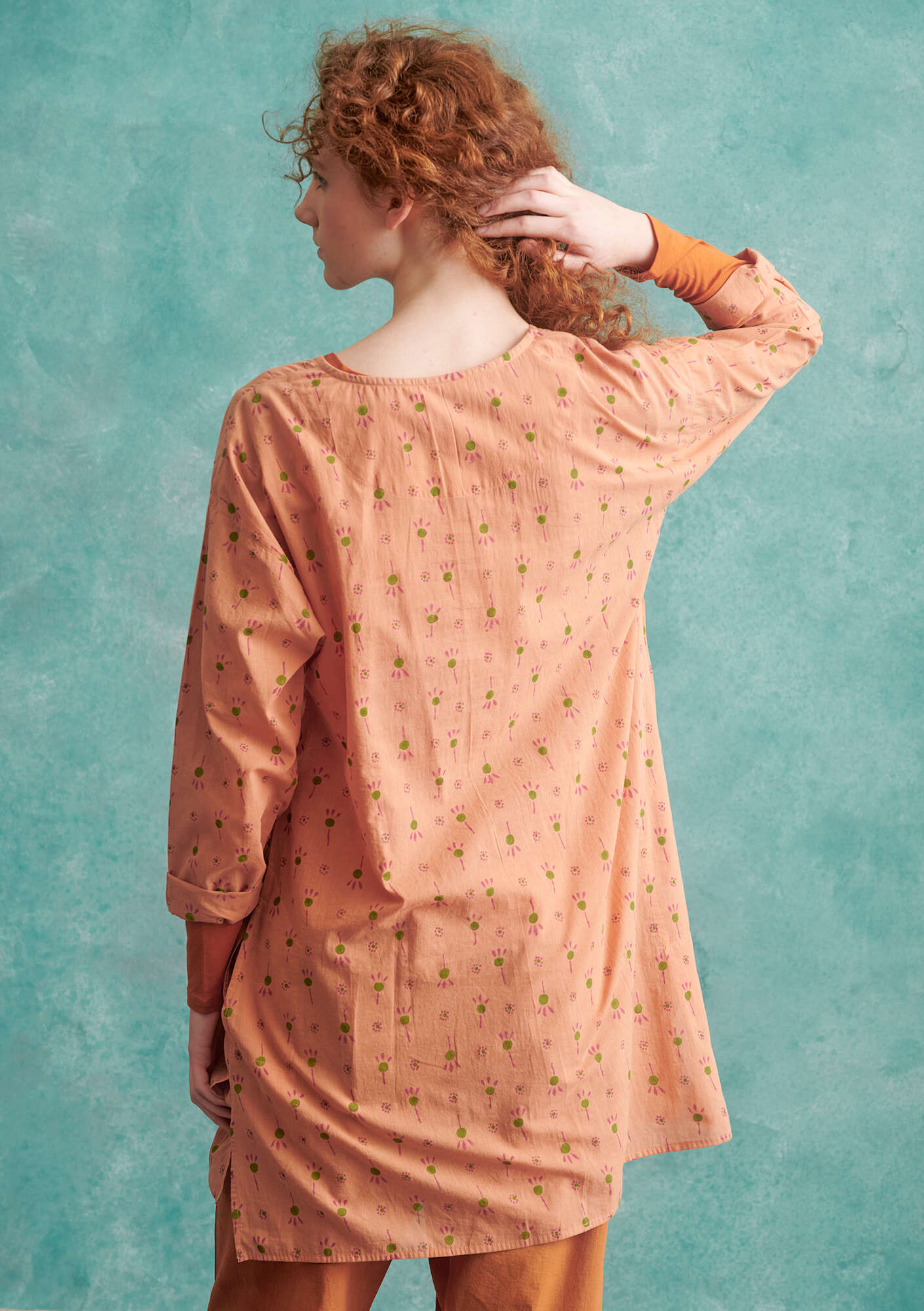 “Indra” woven tunic in organic cotton madder red thumbnail