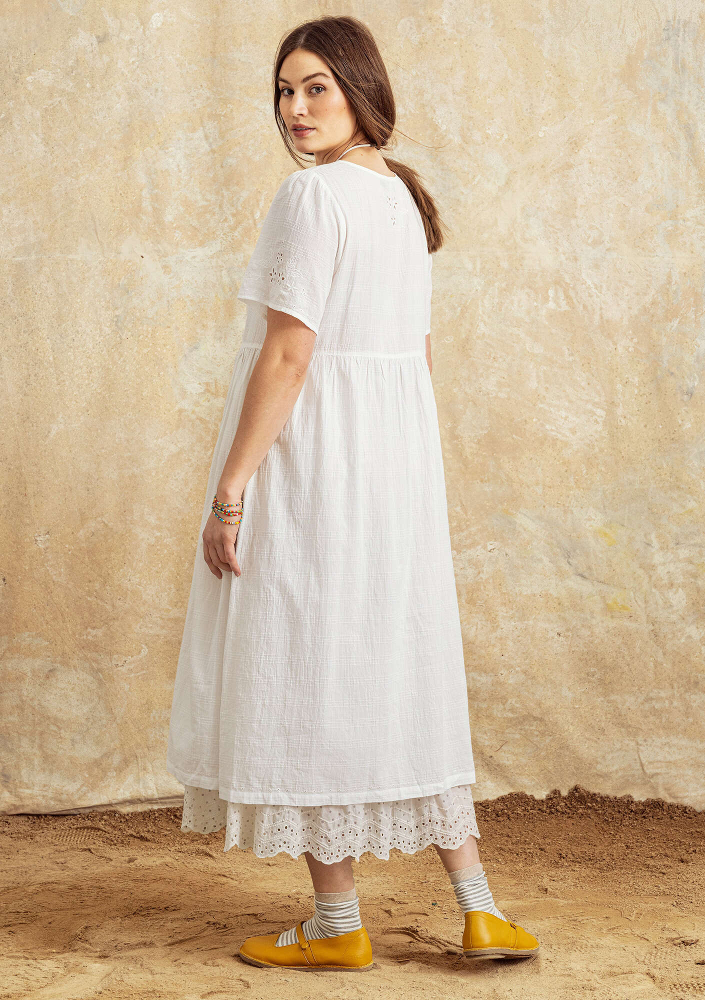 Vevd kjole «Tania» i økologisk bomull halvbleket