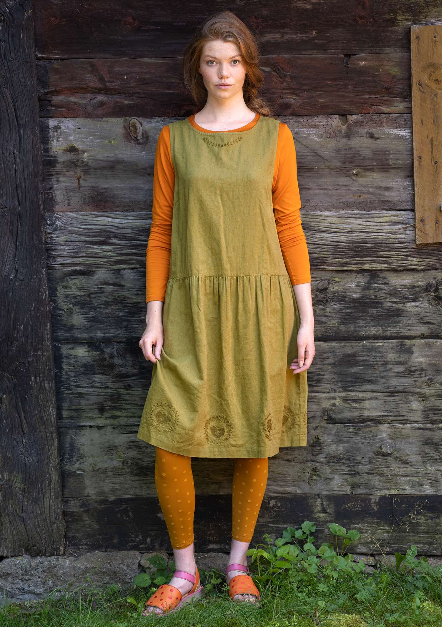 “Petronella” dress in woven organic cotton/linen meadow green thumbnail