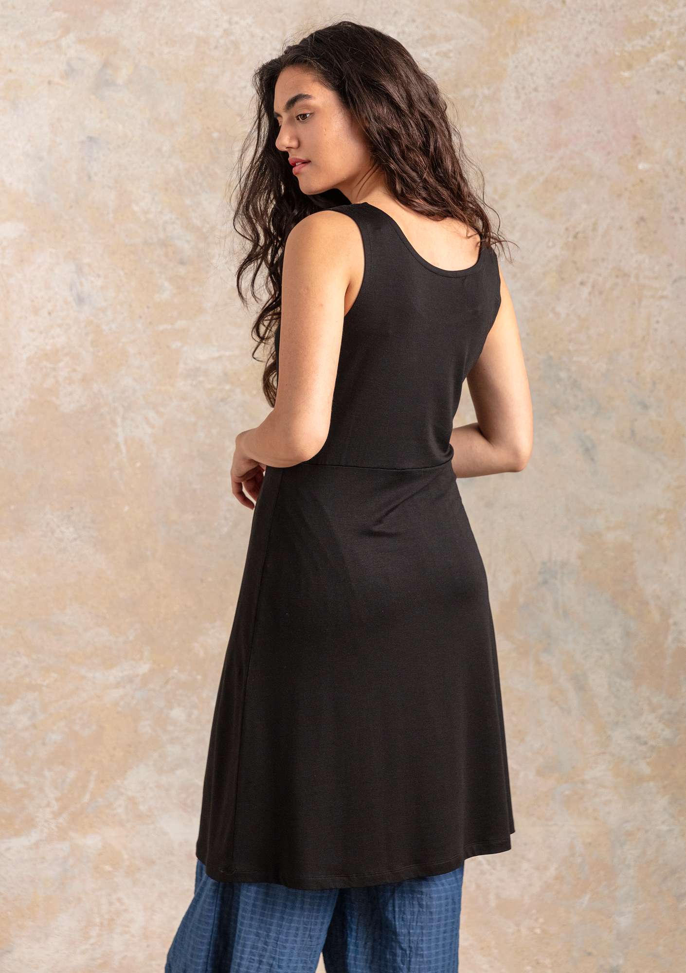 Trikåklänning  Adena  i lyocell/elastan svart thumbnail