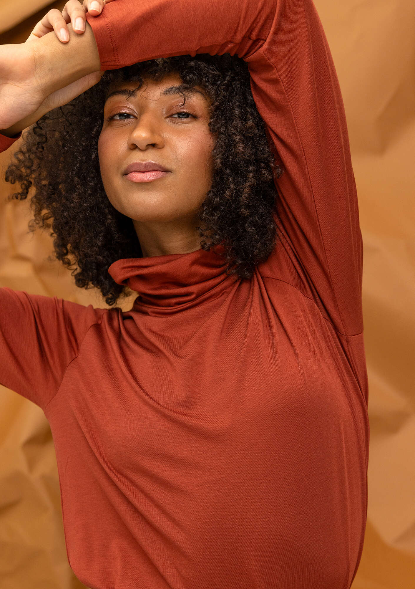 Long-sleeved jersey turtleneck in lyocell/spandex gudrunsjoden.com