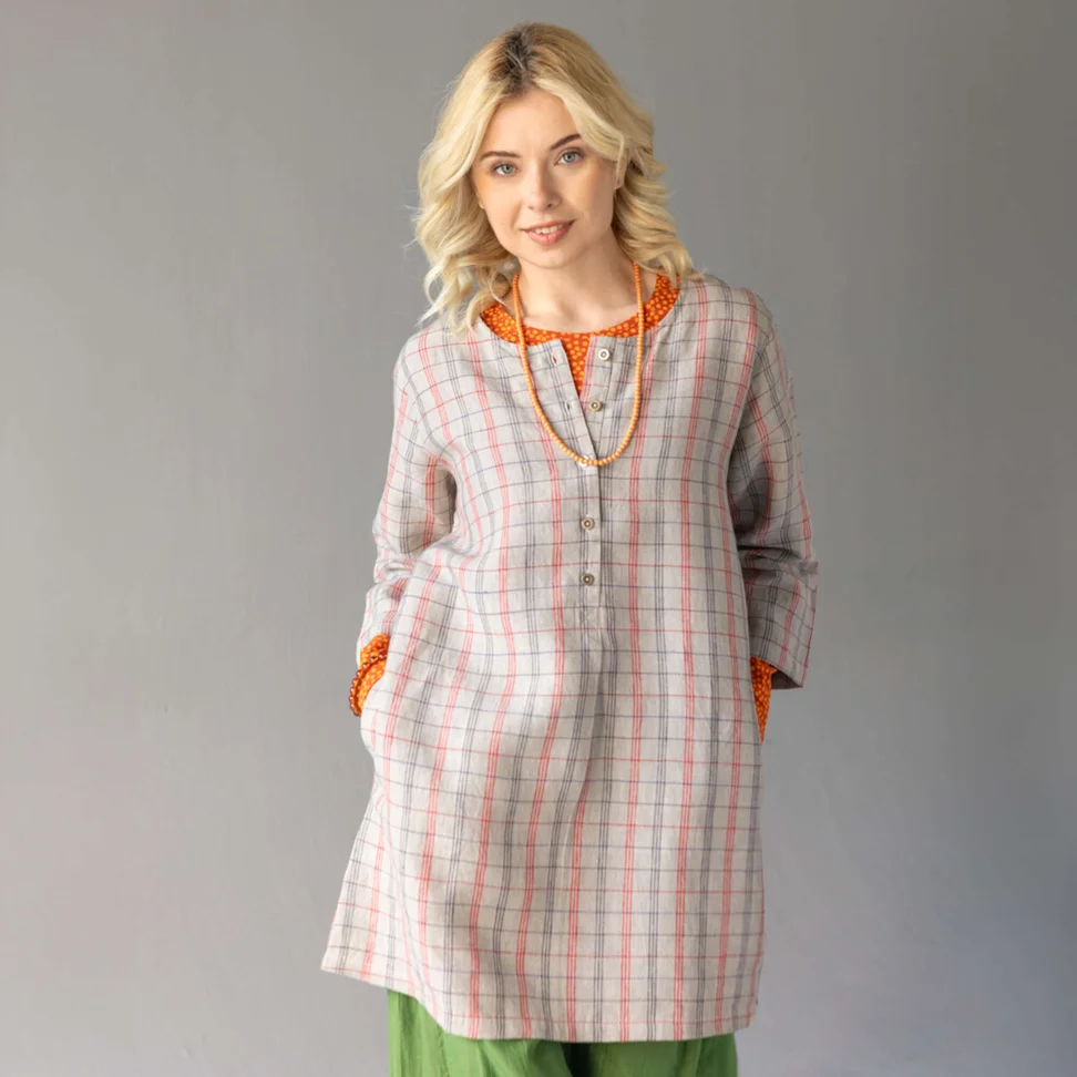 “Sylvi” checked/solid-colored blouse in linen - dark natural/checked