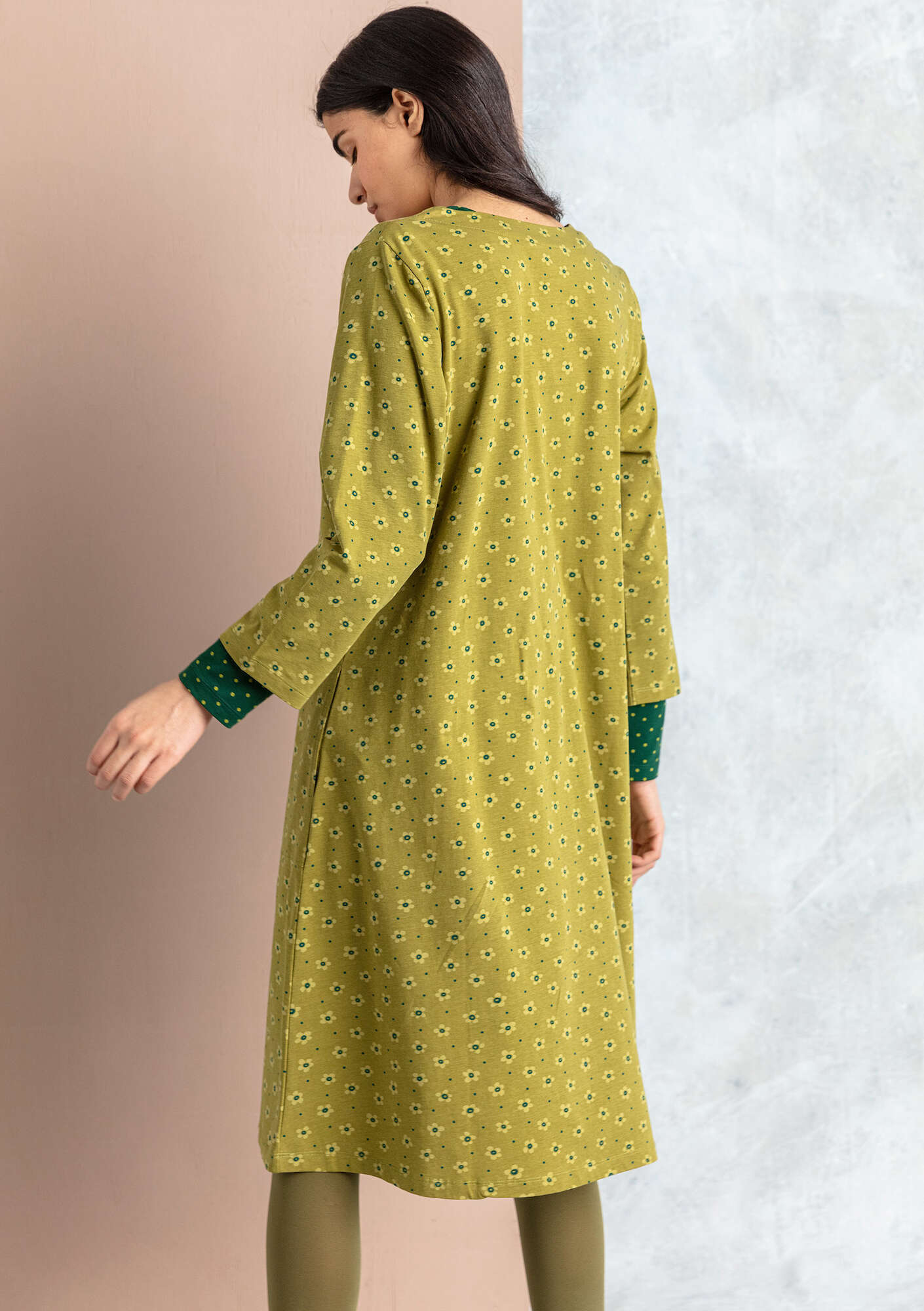 Trikåklänning  Belle  i ekologisk bomull/elastan avokado/mönstrad thumbnail
