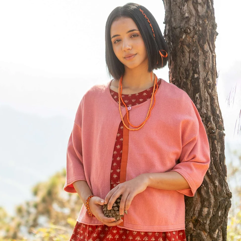Pflanzengefärbte Strickjacke aus Bio-Baumwolle/Wolle - kirschblüte